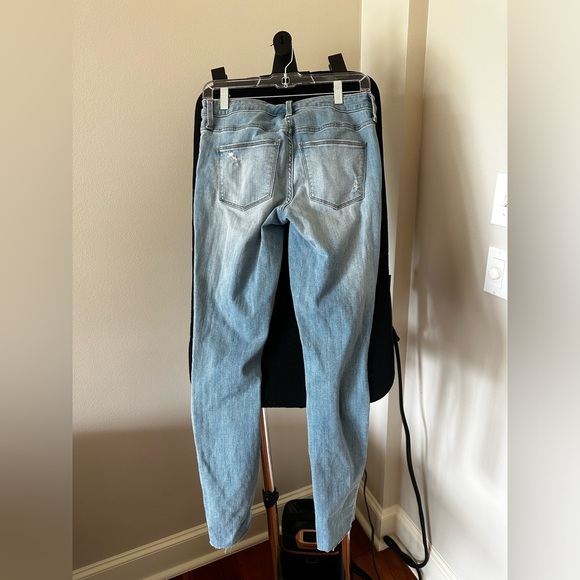 Universal Thread Distressed Ripped Light Wash Jean - Picture 4 of 4